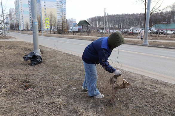Ивановские школьники могут заработать 3 тысячи рублей на уборке города 